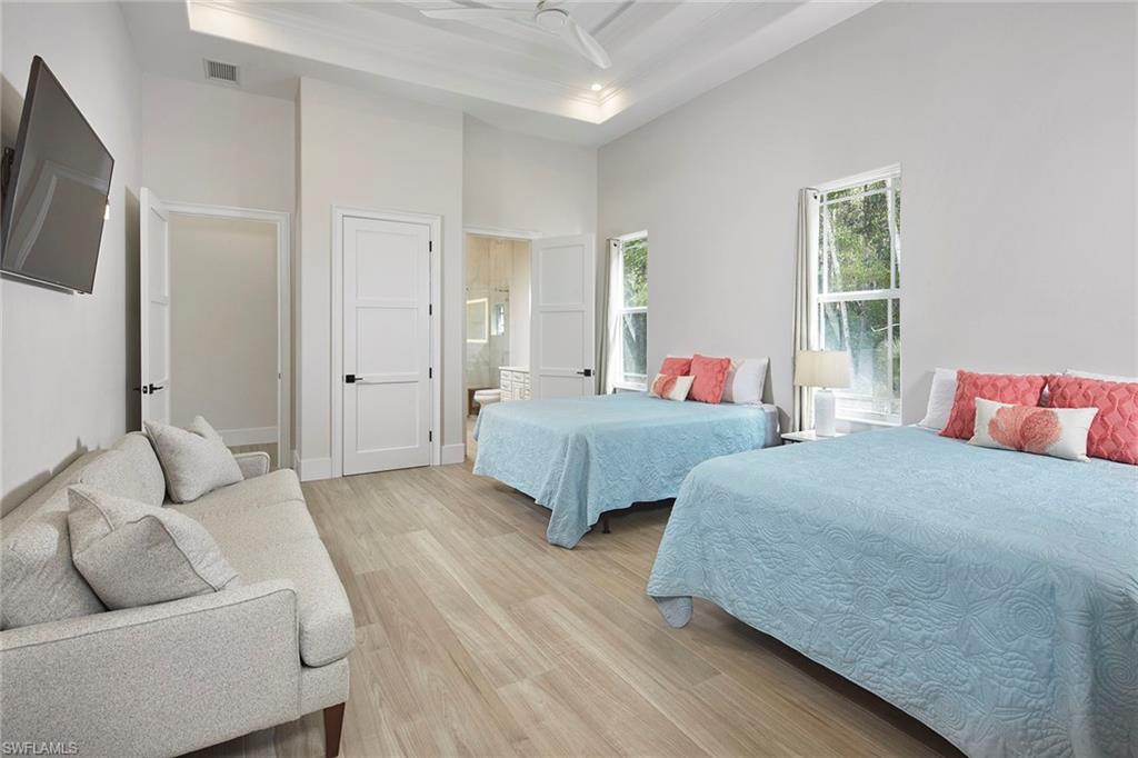 LIVINGSTON WOODS - Residential