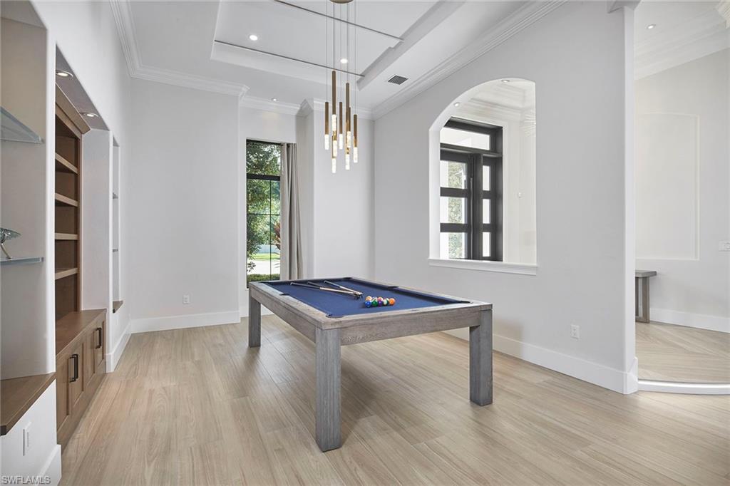 LIVINGSTON WOODS - Residential