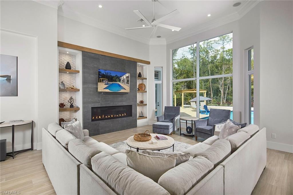 LIVINGSTON WOODS - Residential