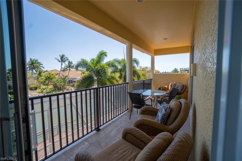 MARCO BEACH - Residential