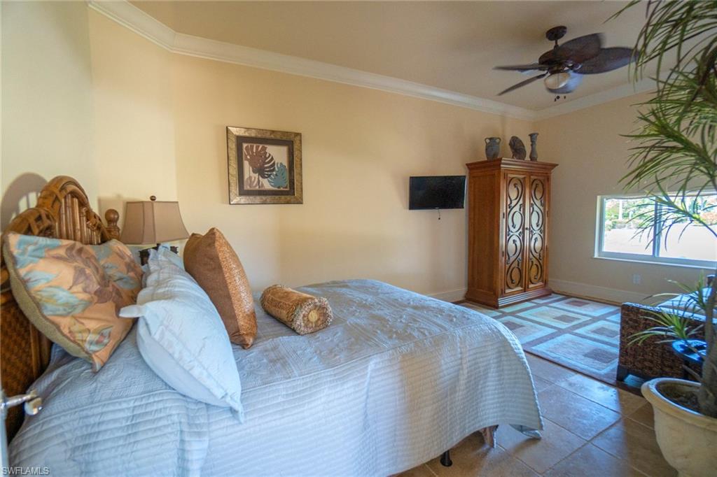 MARCO BEACH - Residential