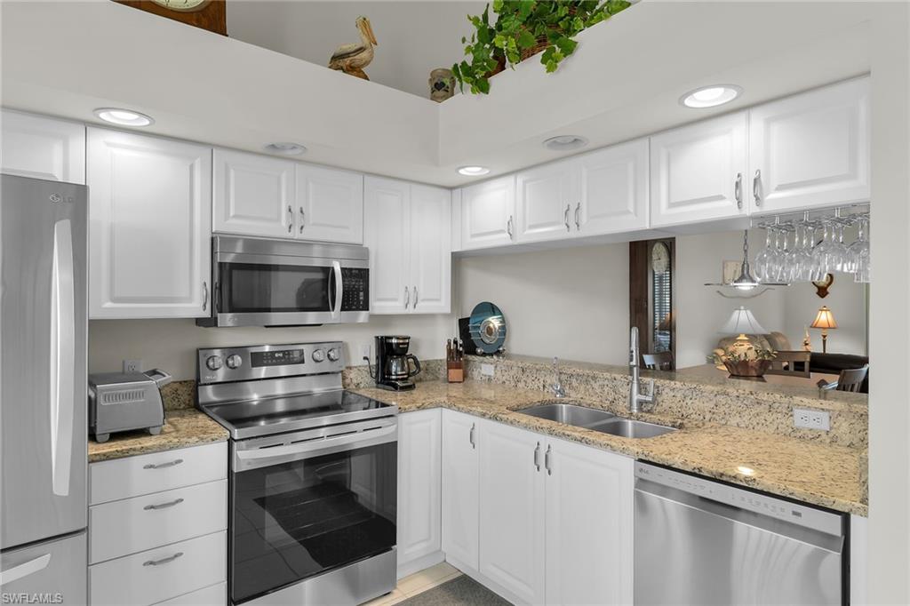 SUNSET CAY VILLAS - Residential