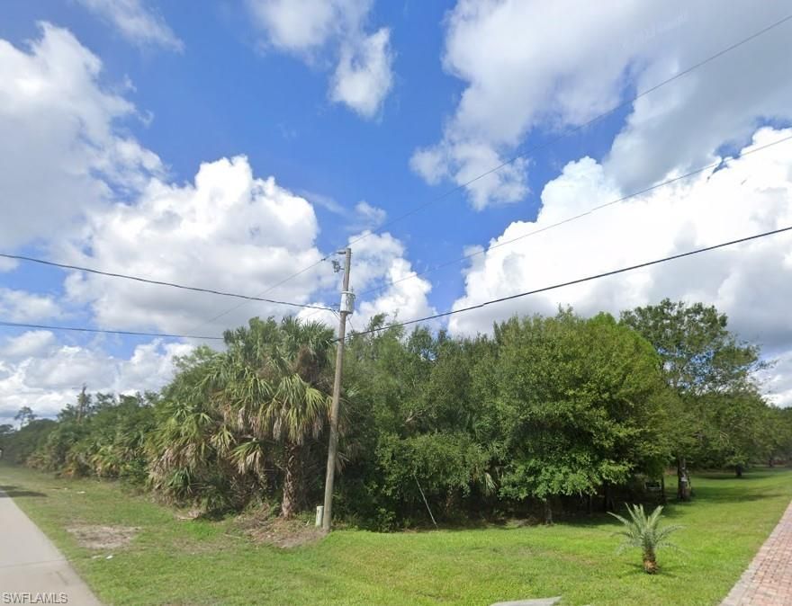 2.73 Acre Lot in the Established and Sought After Golden Gate Estates on 18th St SE in Naples Florida. Beautiful Homes Along the Street. NO HOA!! Come Build Your Dream Home on this Nearly 3 Acre Lot!! This Property is 181 Ft Wide 659 Ft Deep. Come Embrace True Florida Lifestyle on This Gorgeous Lot with Room for a Pool, Guest House and Additional Garage for all the Toys!! Make an Offer to Secure this Gem Today!!
