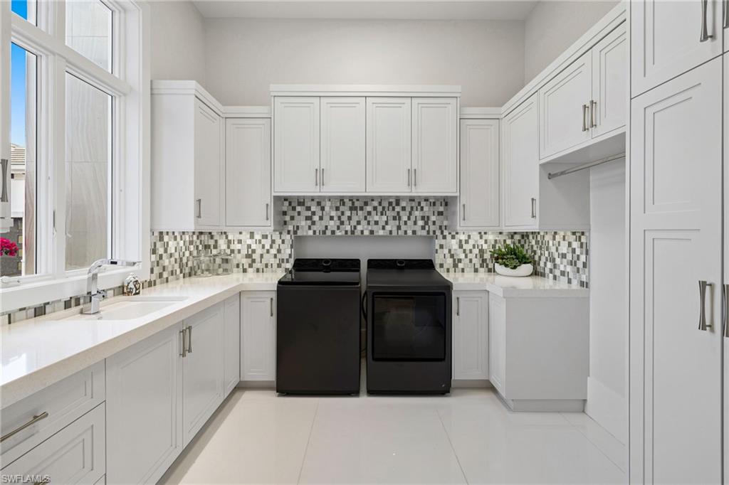 BAY WOODS - Residential