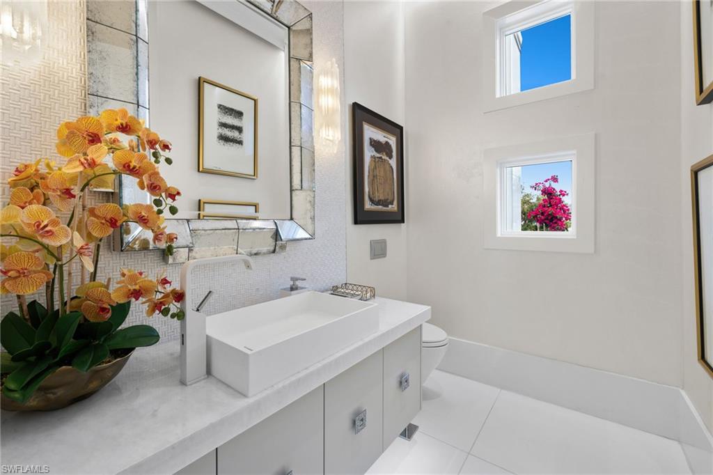 BAY WOODS - Residential