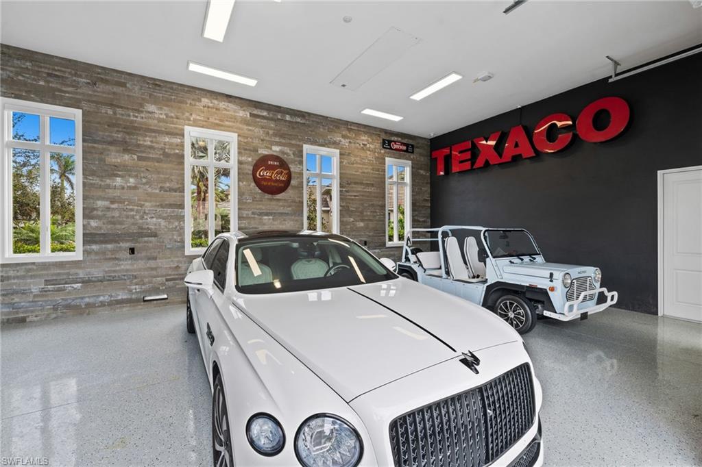 BAY WOODS - Residential