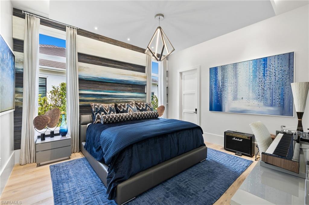 BAY WOODS - Residential