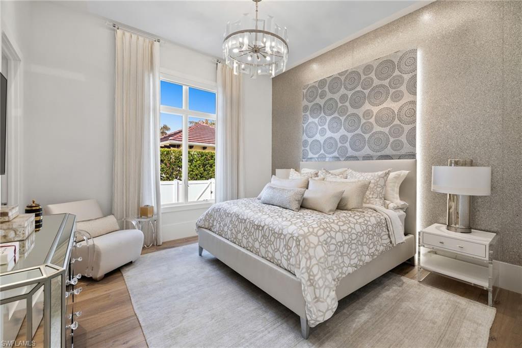 BAY WOODS - Residential