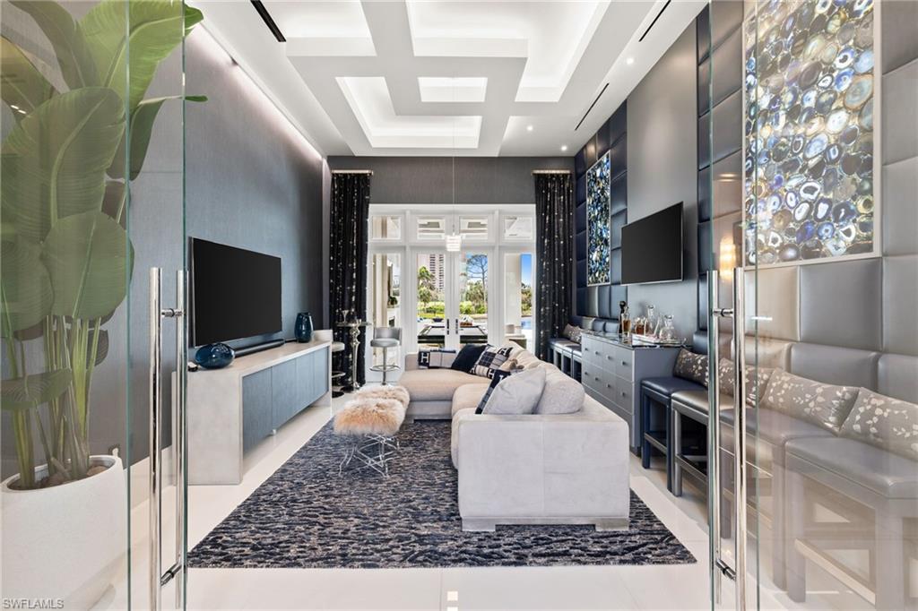 BAY WOODS - Residential