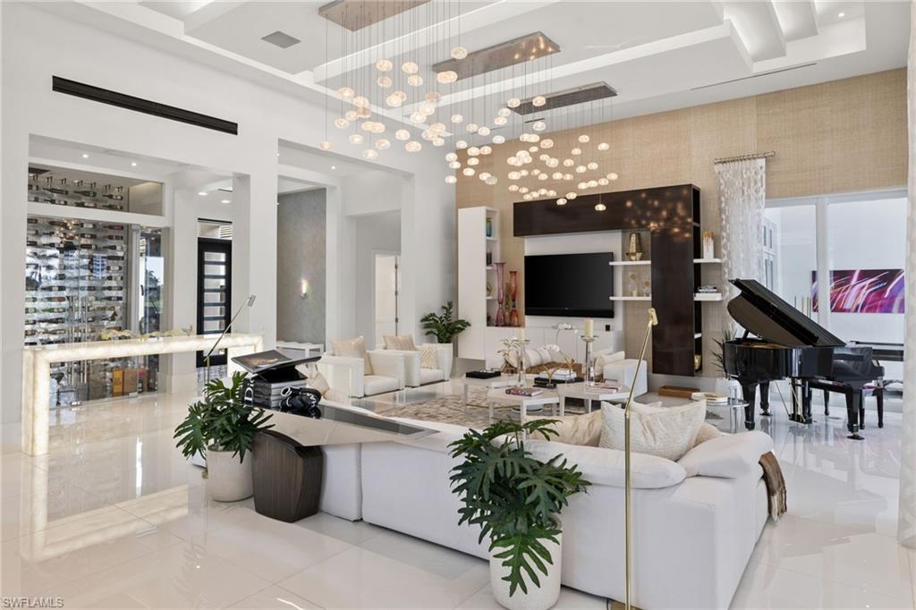 BAY WOODS - Residential