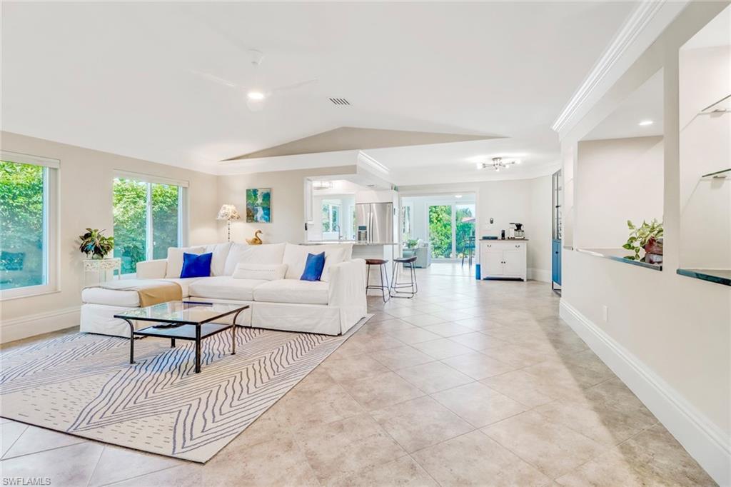 NAPLES PARK - Residential