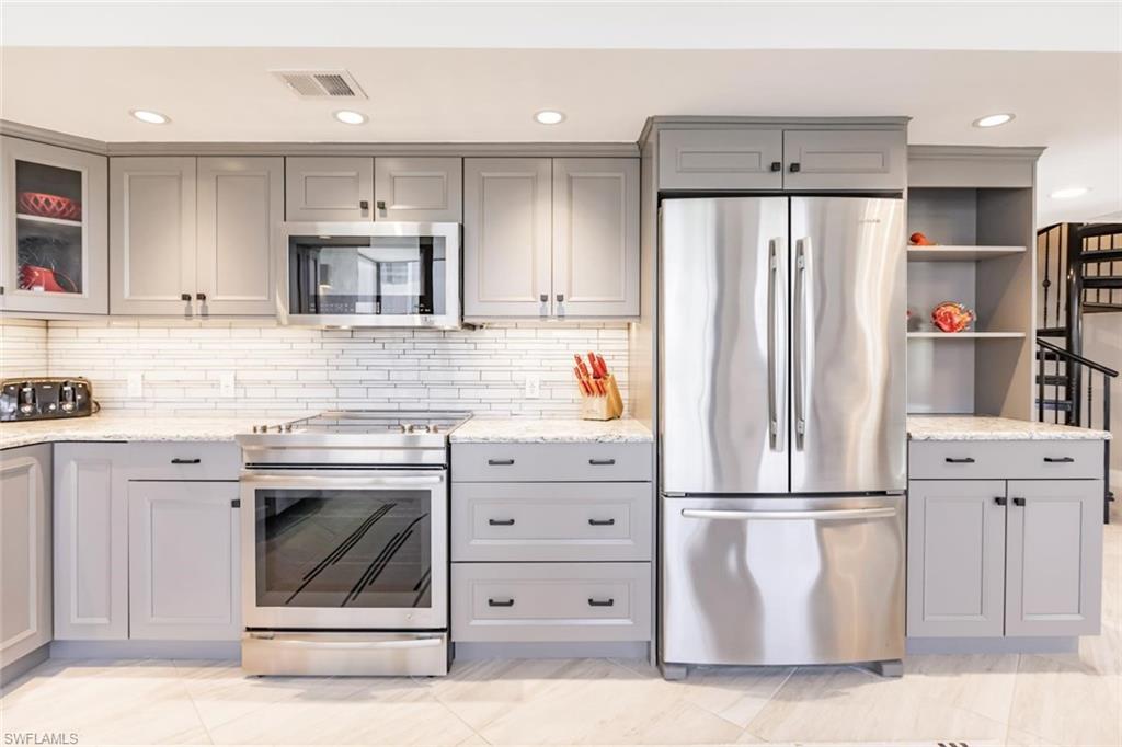 SHOREWOOD OF SANIBEL CONDO - Residential