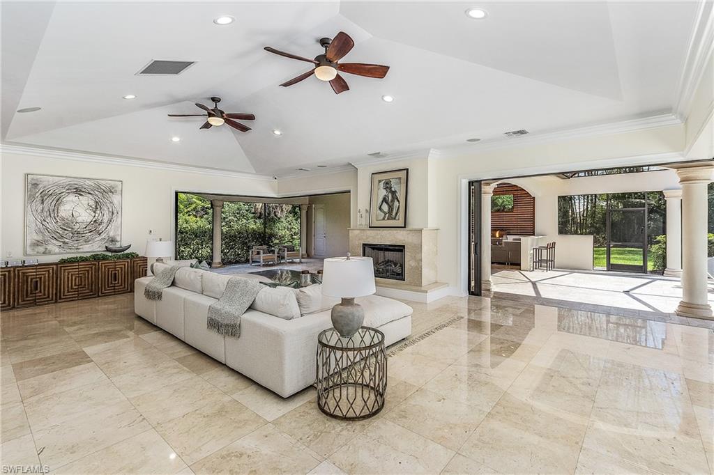 PINE RIDGE - Residential