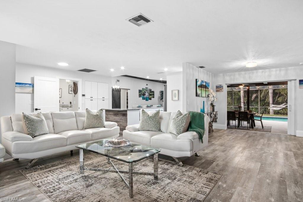 RIVER OAKS - Residential