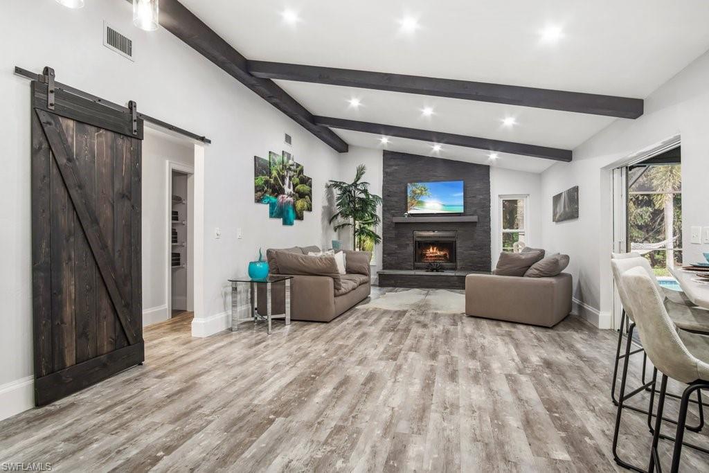 RIVER OAKS - Residential