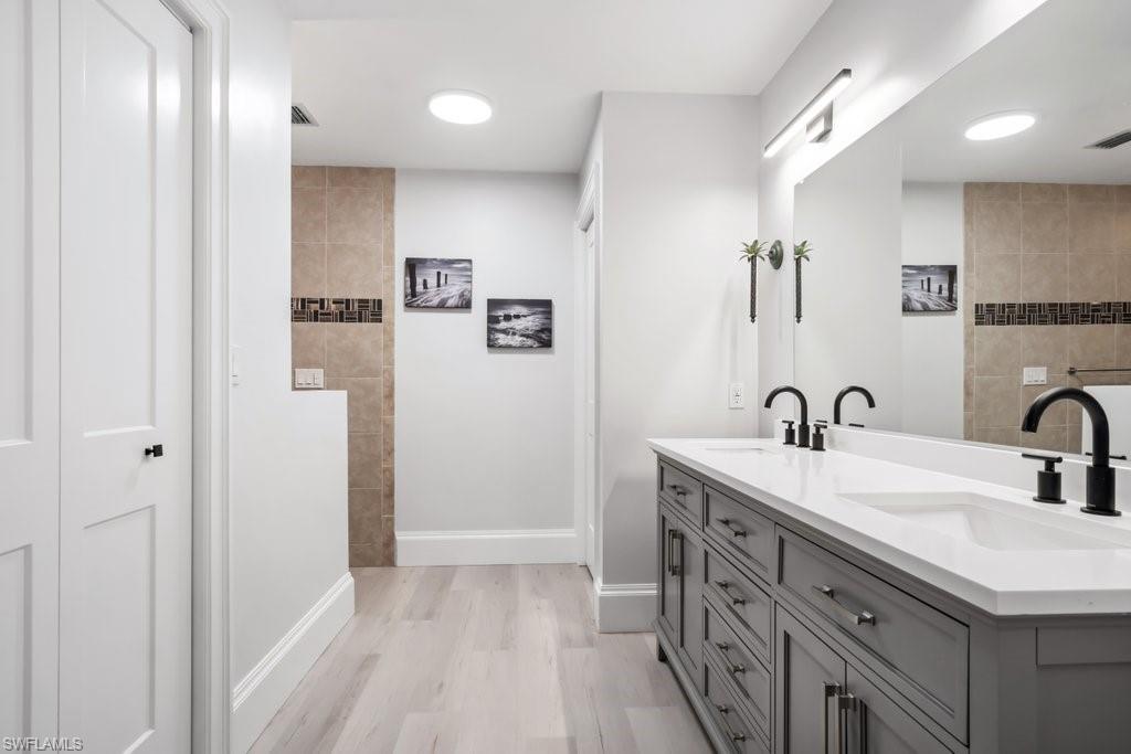 RIVER OAKS - Residential