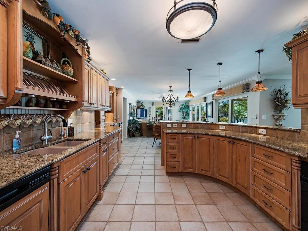 AQUALANE SHORES - Residential