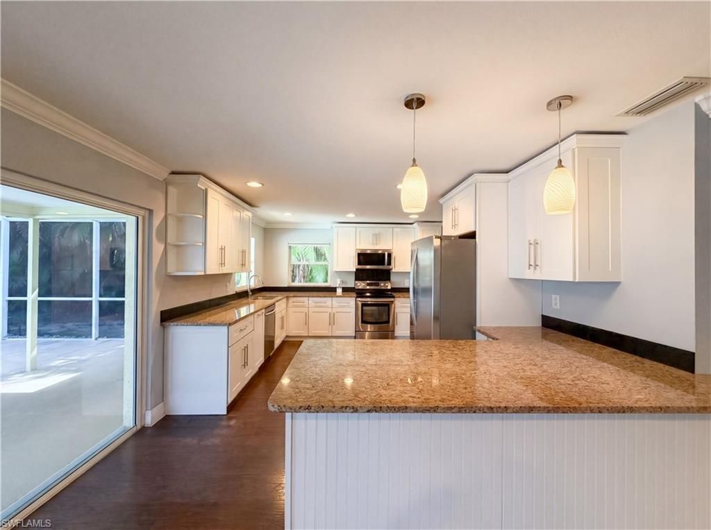 Photo of 5644 Eichen CIR W, FORT MYERS, FL 33919 (MLS # 226021240)
