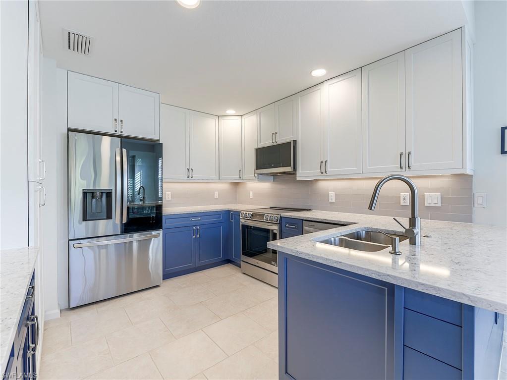 OXFORD POINTE - Residential