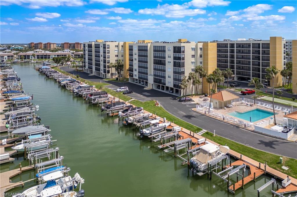 HIBISCUS POINTE - Residential