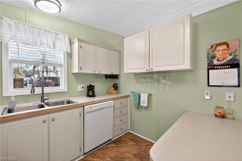 WINDJAMMER VILLAGE OF NAPLES - Residential