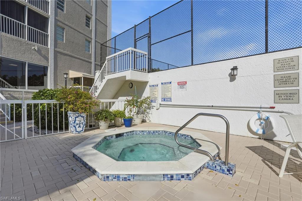 ST TROPEZ - Residential