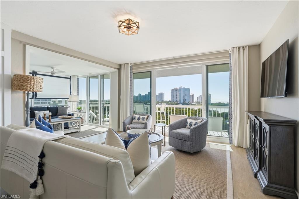 ST TROPEZ - Residential