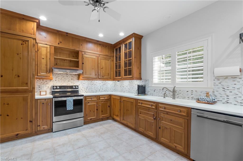 GOLDEN GATE ESTATES - Residential