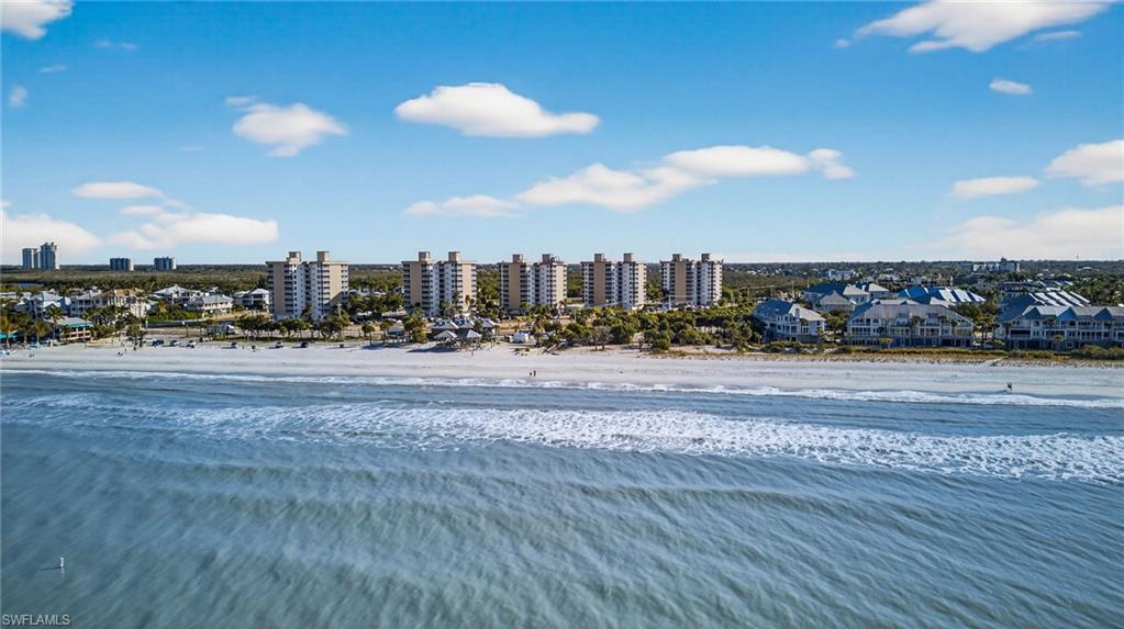 BEACH AND TENNIS CLUB - Residential