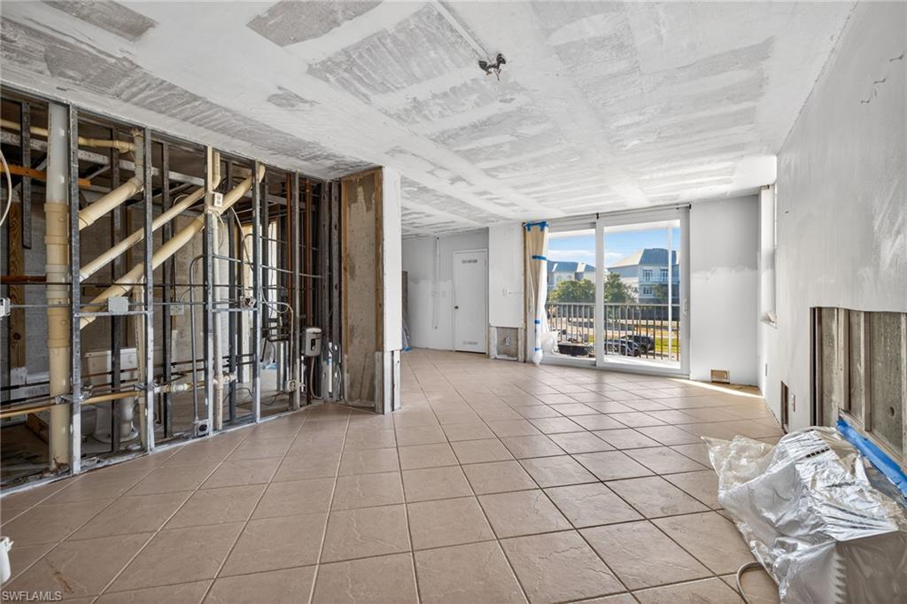 BEACH AND TENNIS CLUB - Residential