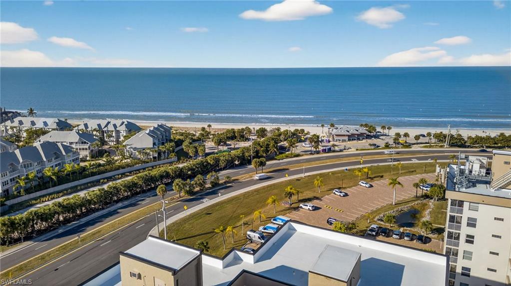 BEACH AND TENNIS CLUB - Residential