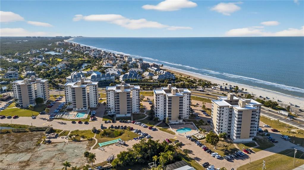 BEACH AND TENNIS CLUB - Residential