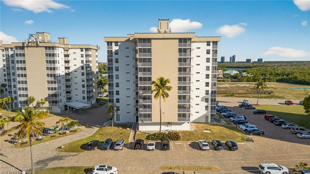 BEACH AND TENNIS CLUB - Residential