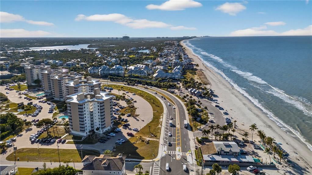 BEACH AND TENNIS CLUB - Residential