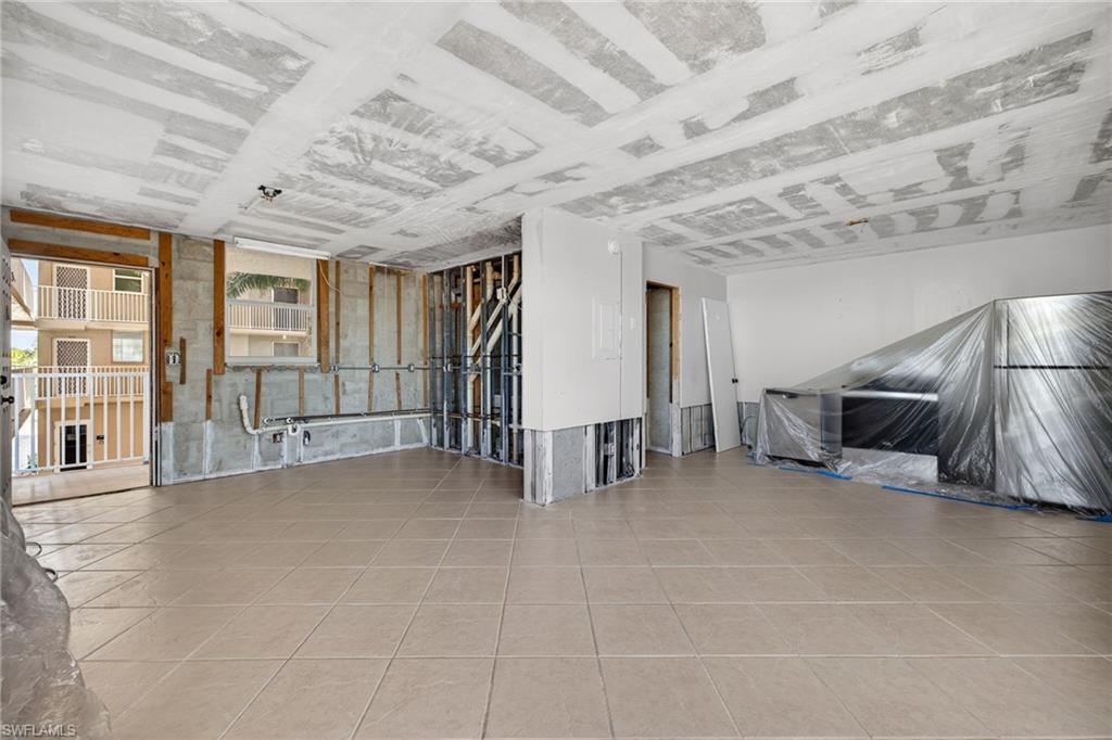 BEACH AND TENNIS CLUB - Residential