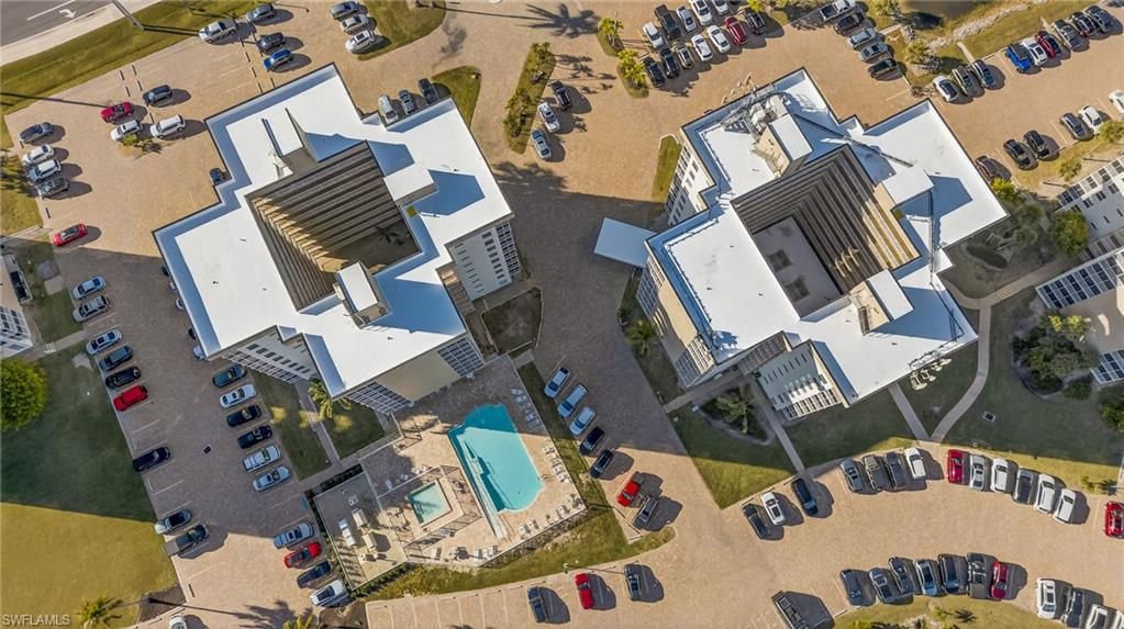 BEACH AND TENNIS CLUB - Residential