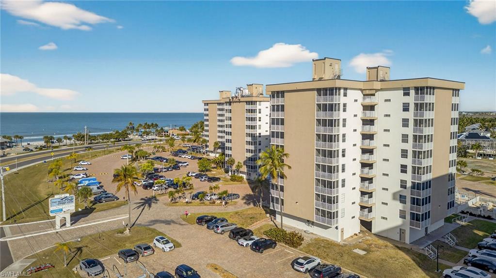 BEACH AND TENNIS CLUB - Residential