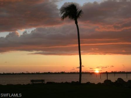 RIVERSIDE YACHT CLUB - Residential