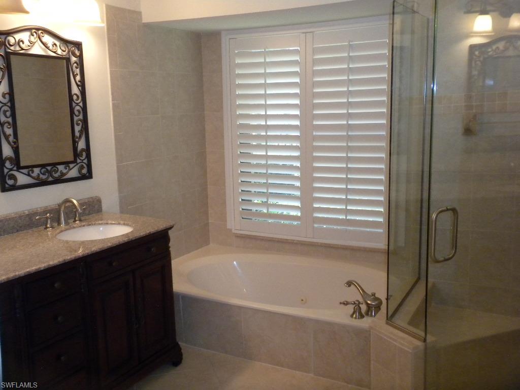 RIVERSIDE YACHT CLUB - Residential