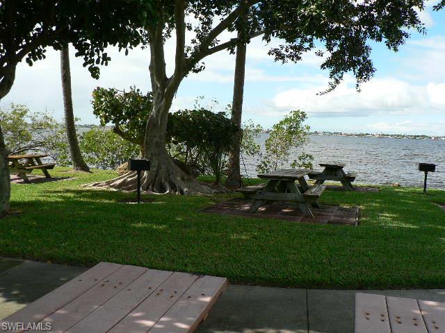 RIVERSIDE YACHT CLUB - Residential