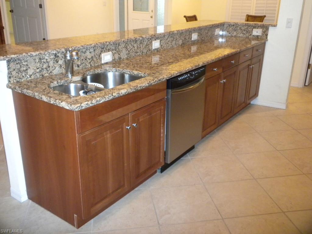 RIVERSIDE YACHT CLUB - Residential