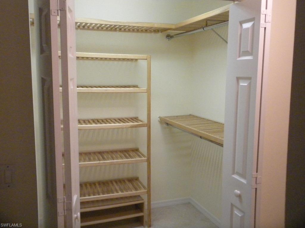 RIVERSIDE YACHT CLUB - Residential