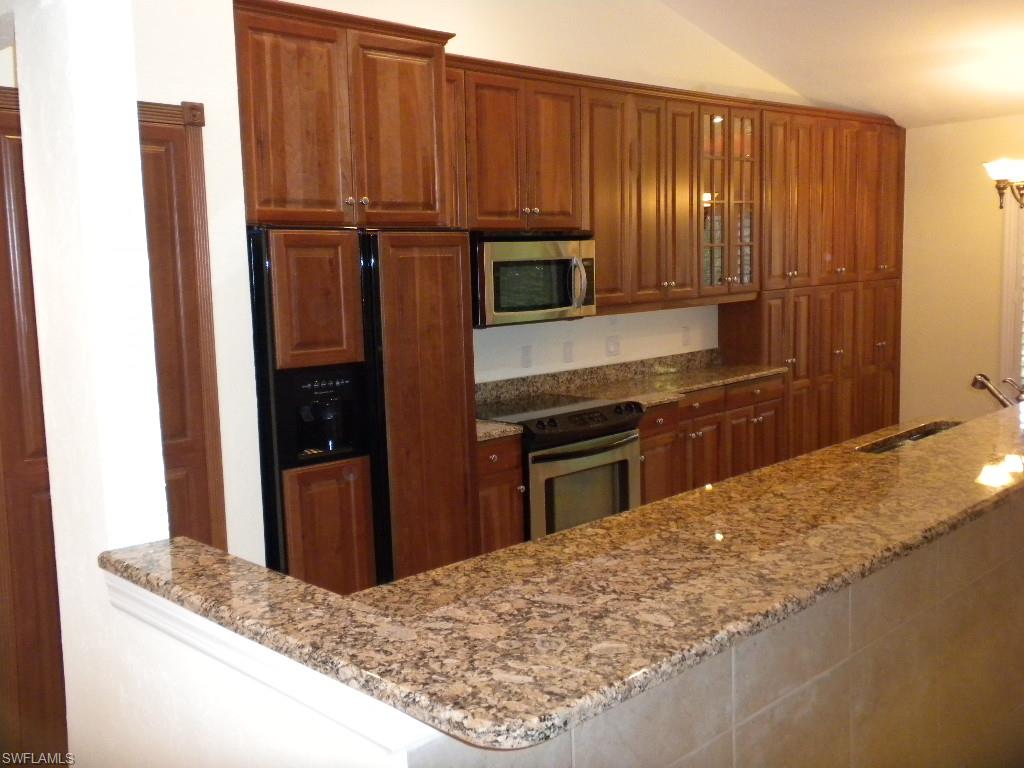 RIVERSIDE YACHT CLUB - Residential