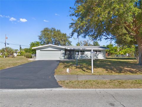 2307 Woodland BLVD FORT MYERS FL 33907