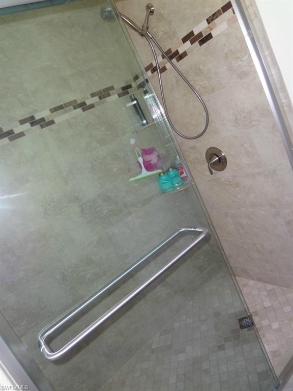 MIRROR LAKES - Residential