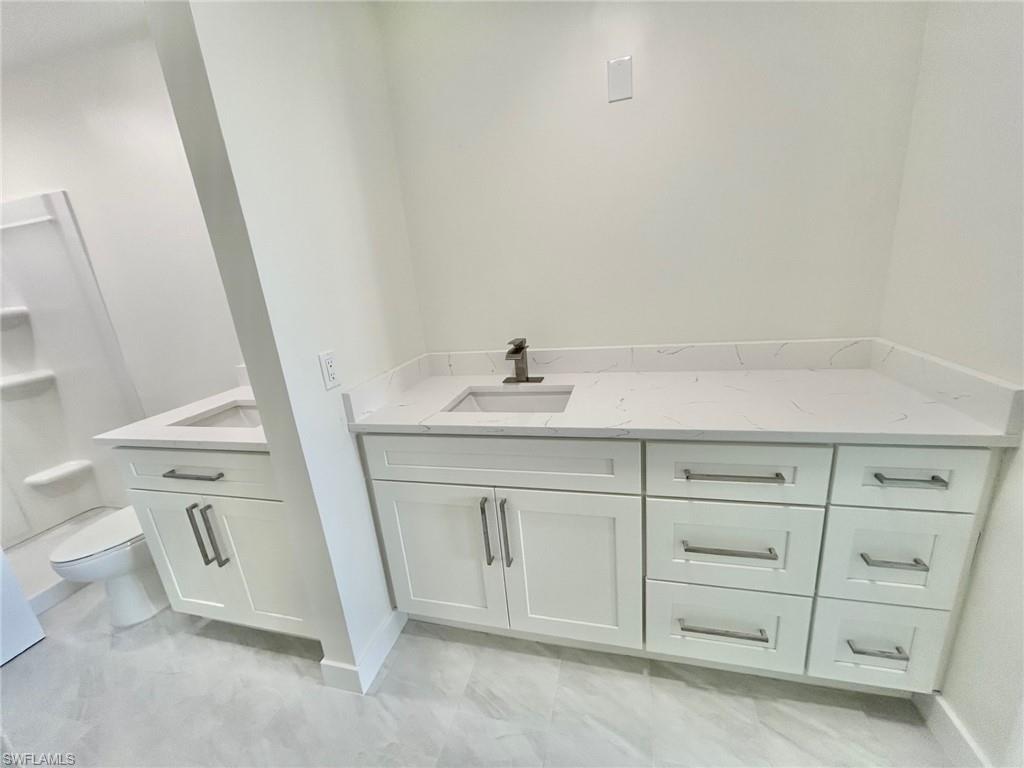 SEVEN LAKES - Residential