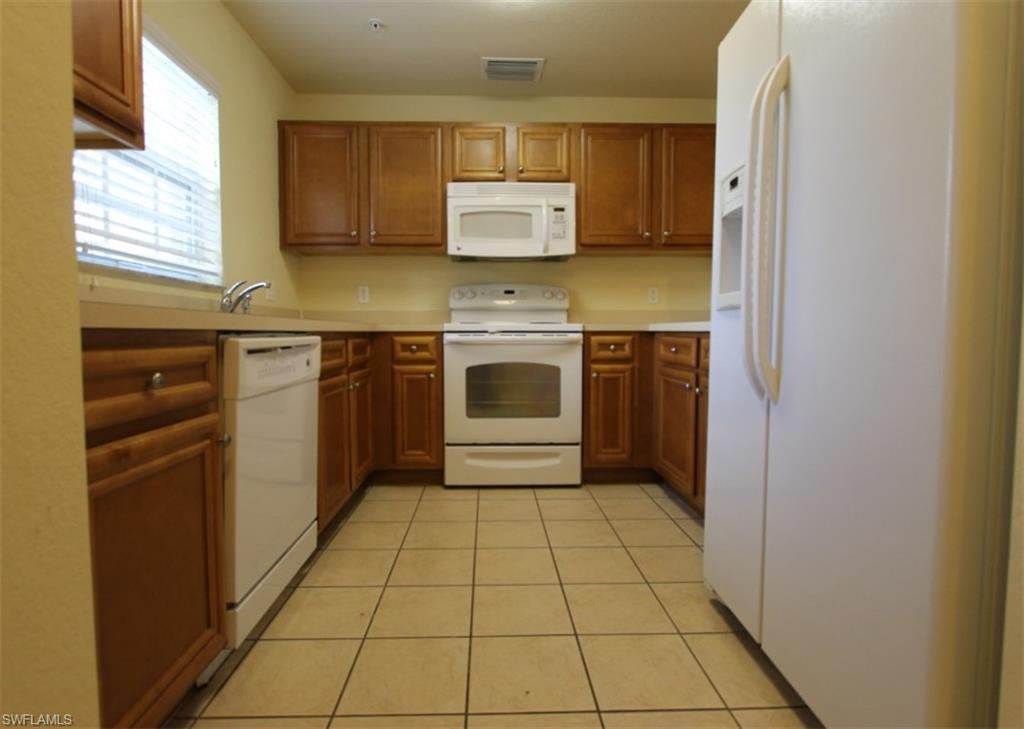 THE VISTAS - Residential Lease