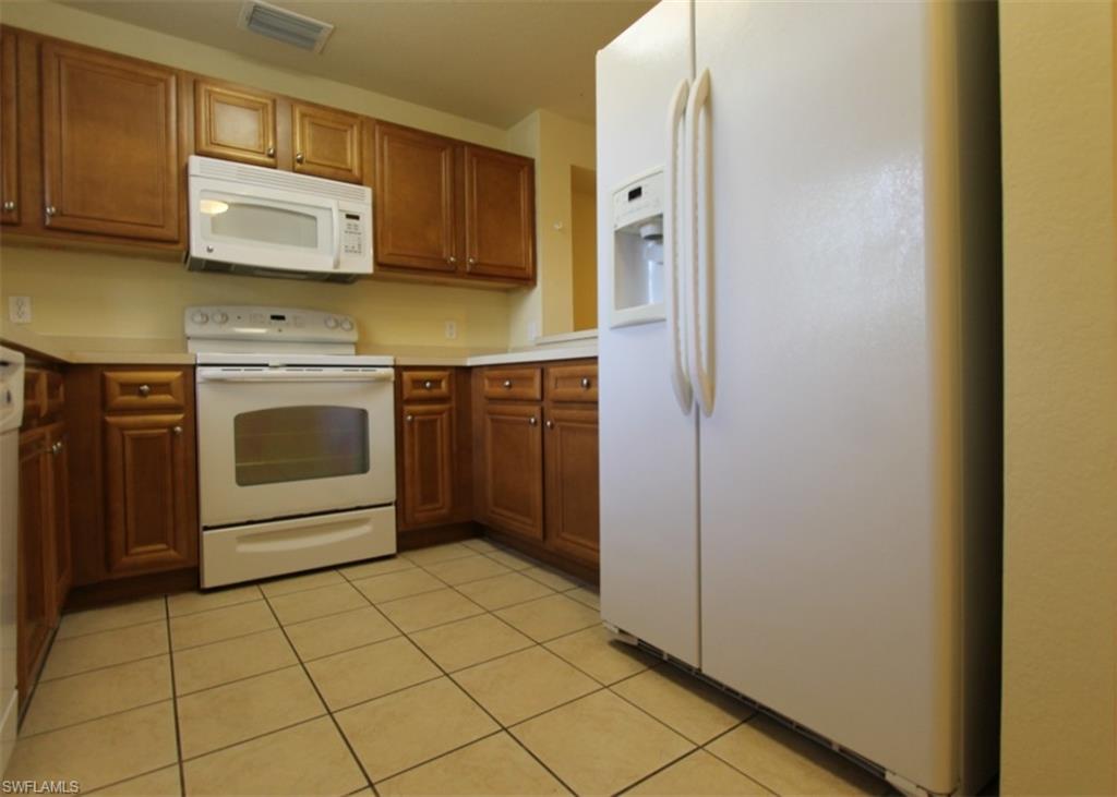 THE VISTAS - Residential Lease