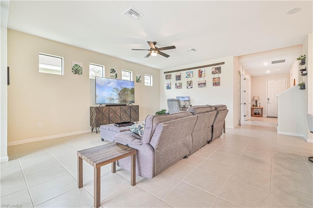 HAMPTON LAKES - Residential