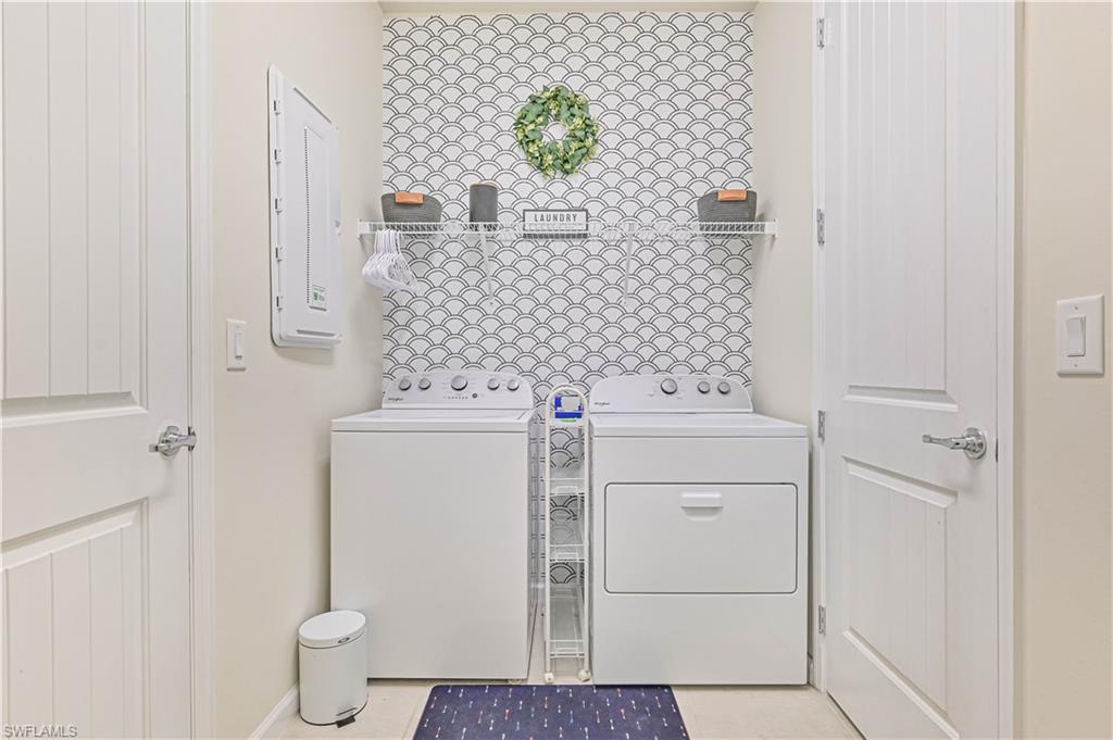 HAMPTON LAKES - Residential